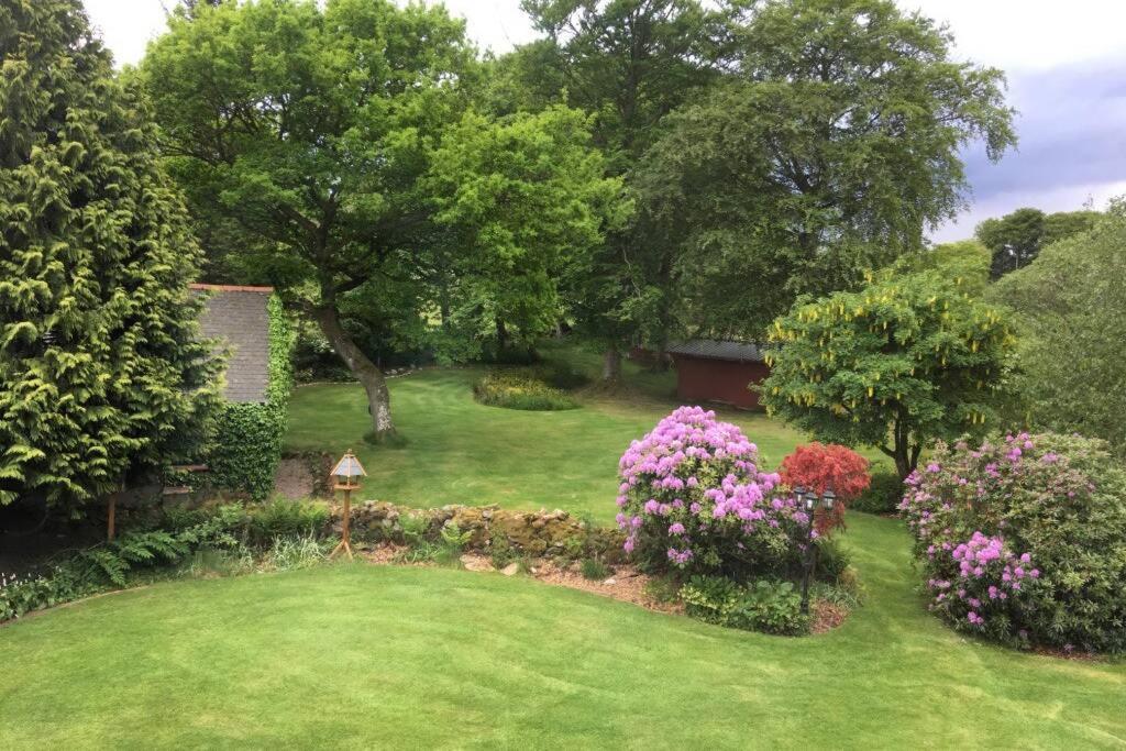 Serene Countryside Home With Manicured Gardens Стоунхейвен Экстерьер фото